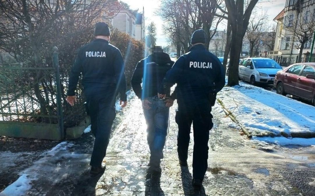 Ząbkowice Śląskie: Groził rodzinie i podpalił garaż. 42-latek w rękach policji /fot. Policja Dolnośląska