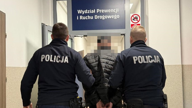 Jechał pod wpływem alkoholu i próbował wręczyć łapówkę. 38-latek odpowie przed sądem
